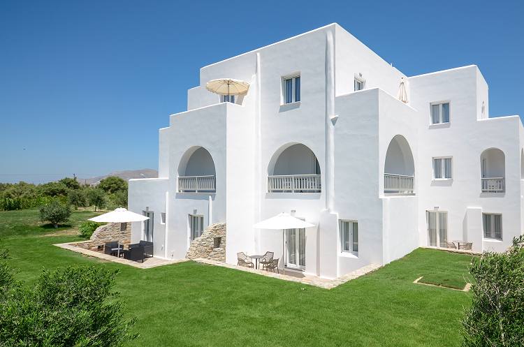 Lino Studios and Apartments in Naxos