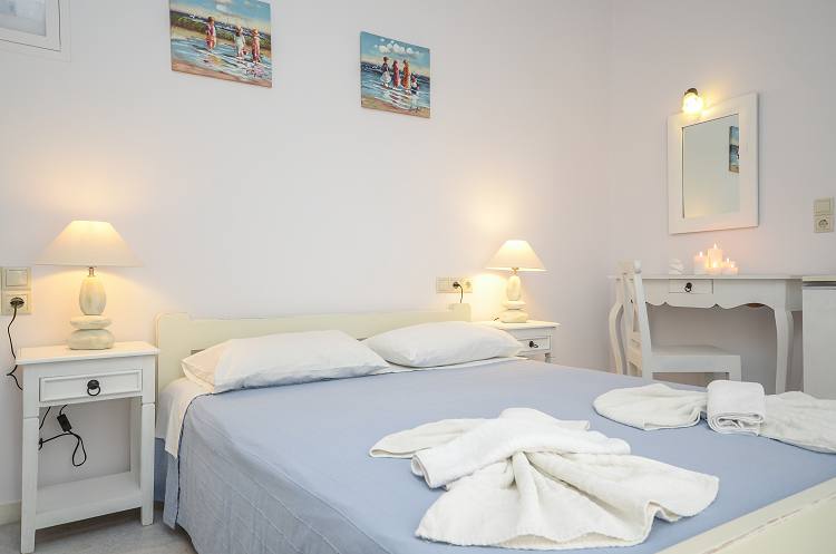 Agia Anna Studios Apartments in Naxos