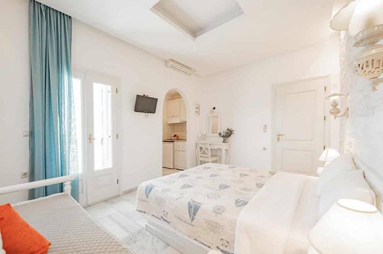 Agia Anna Studios Apartments in Naxos